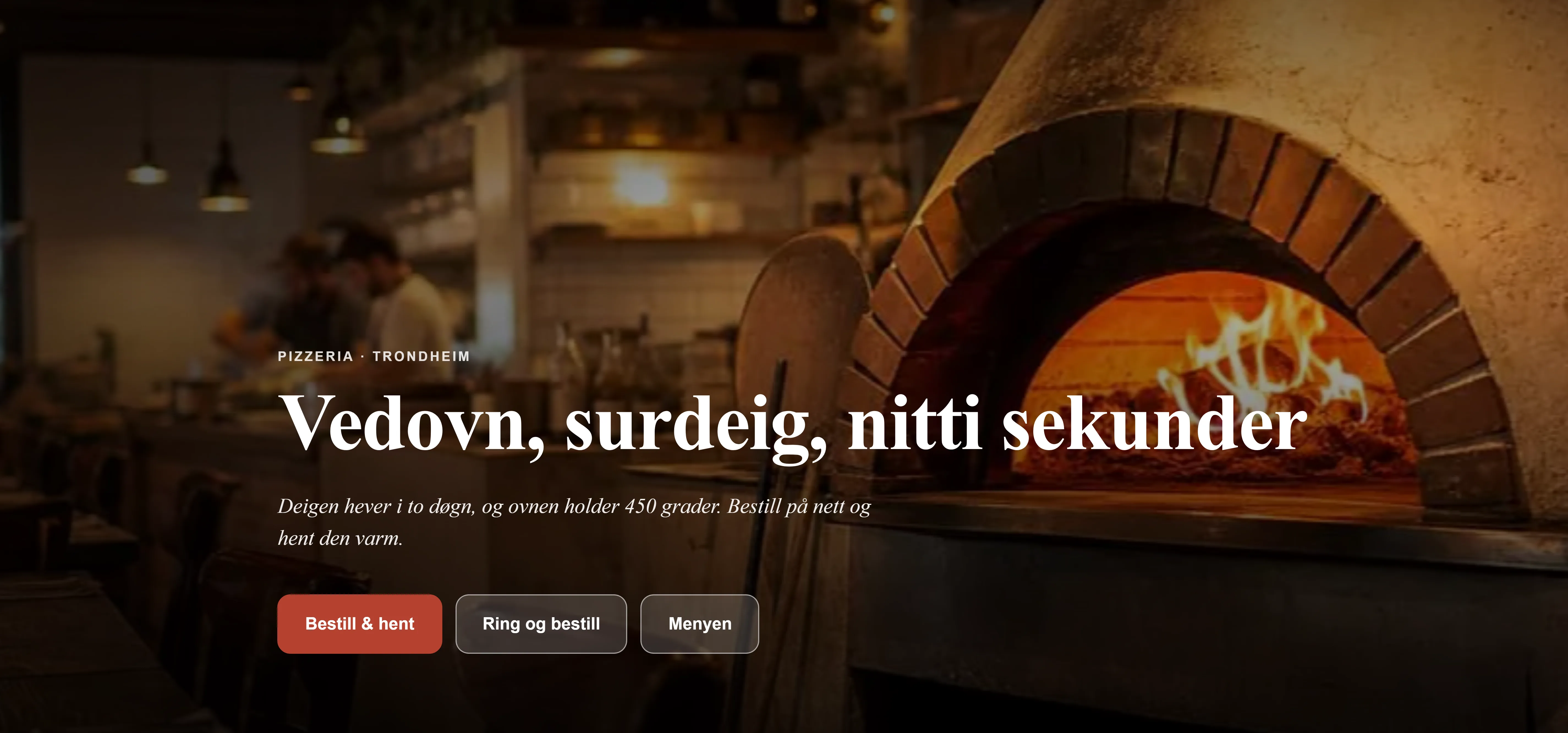 Toppen av pizzeriaen Vulkanos side, på norsk: navnet, linjen Vedovn, surdeig, nitti sekunder, en Bestill nå-knapp og åpningstidene — en side bygget av det krogeren la inn