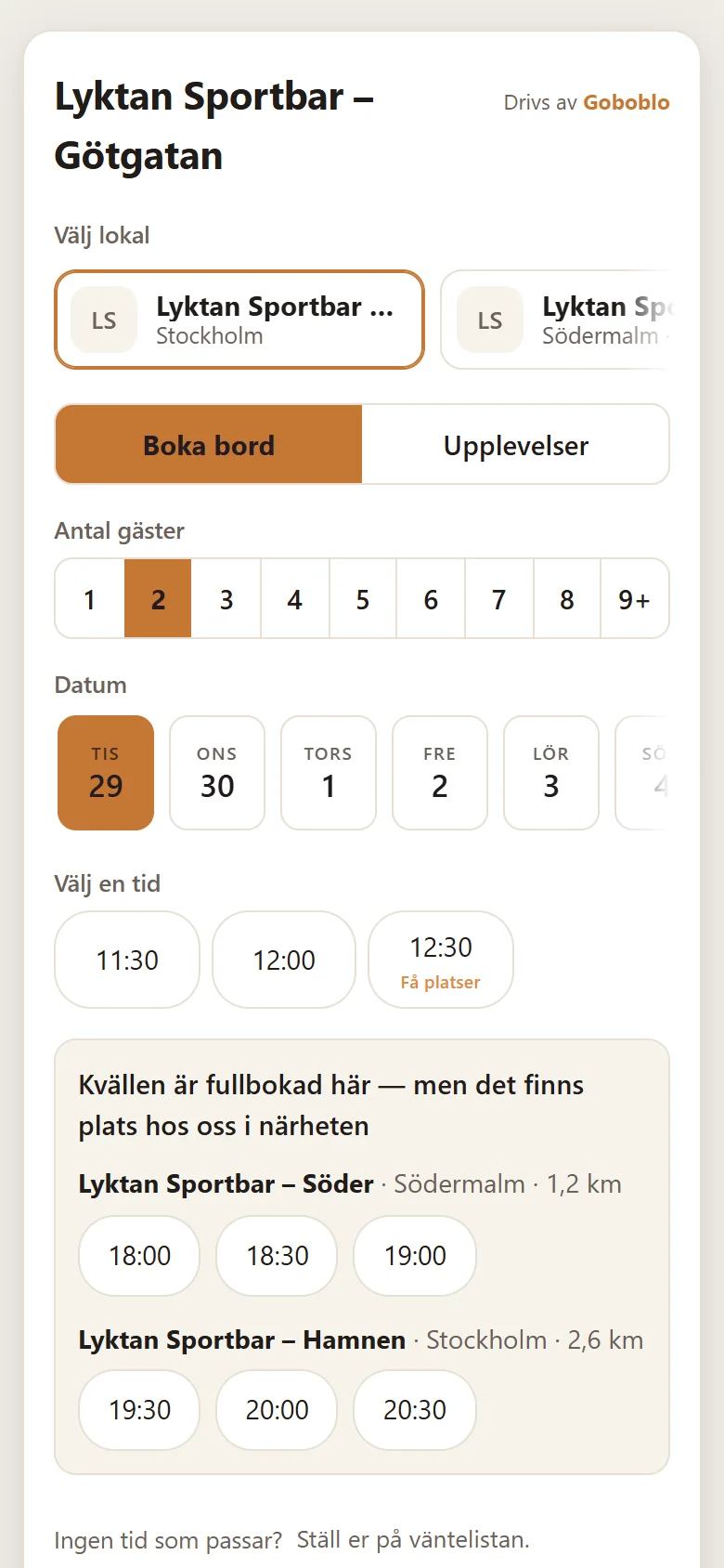 Bokningsrutan för Lyktan Sportbar – Götgatan i mobilen: Välj lokal överst och meddelandet Kvällen är fullbokad här — men det finns plats hos oss i närheten, med lediga tider på Söder (1,2 km) och Hamnen (2,6 km) (demo)